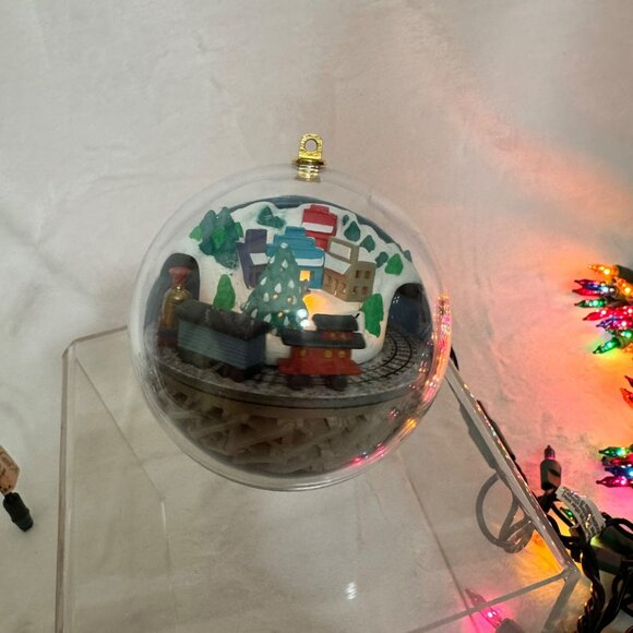 Vintage 1988 Hallmark Train-Inside-Ornament Christmas Village Scene - Picture 3 of 7